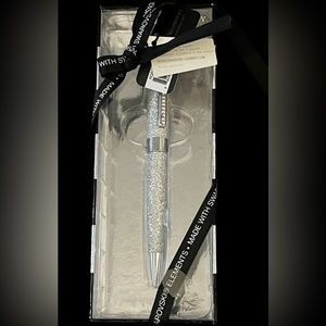 Vintage Pen Gift Set NWT Philosophy x Swarovski
Crystal Elements Pen Gift Office